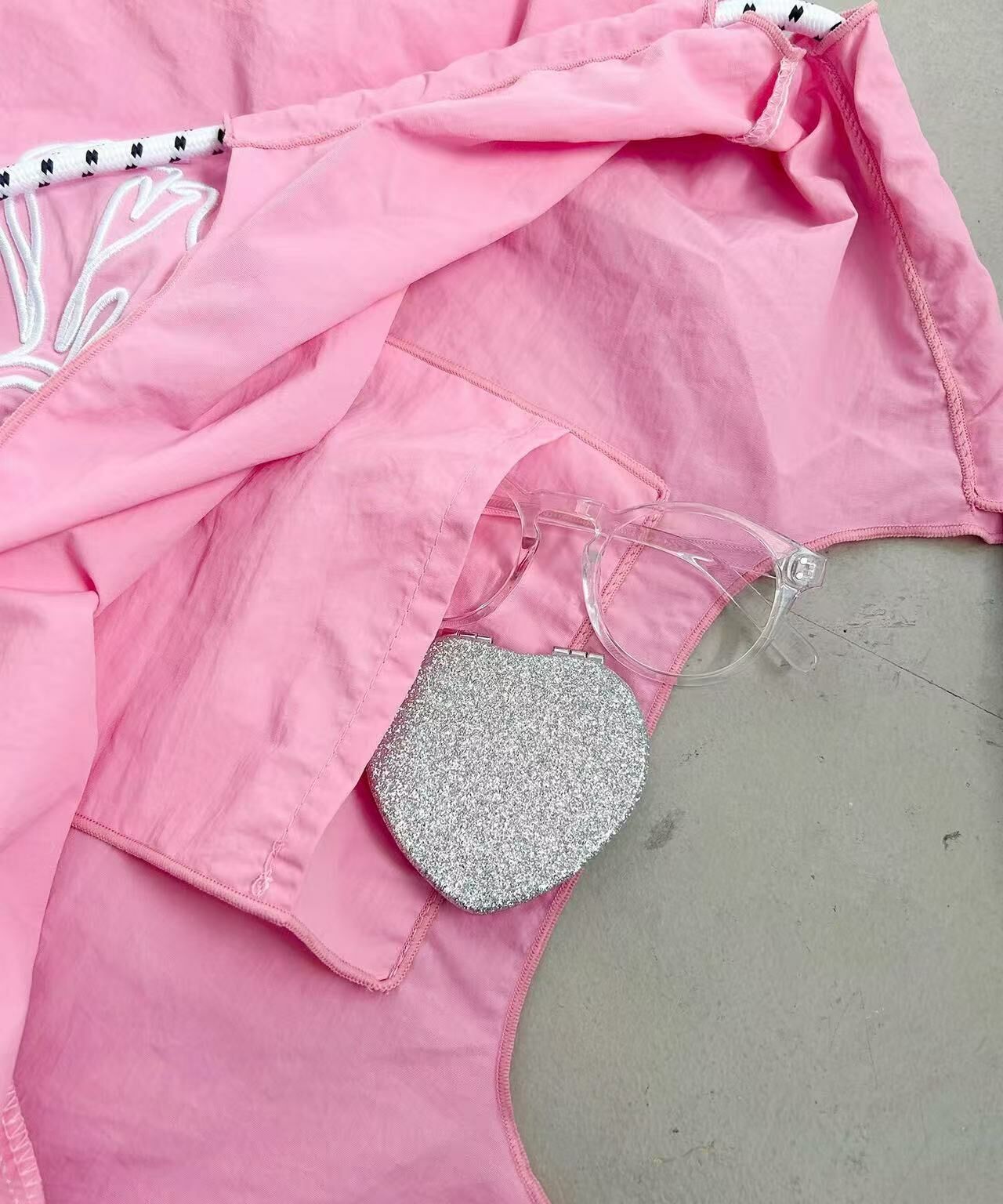 日本直送Ribbon embroidered tote bag - HLY & CHOCCICO