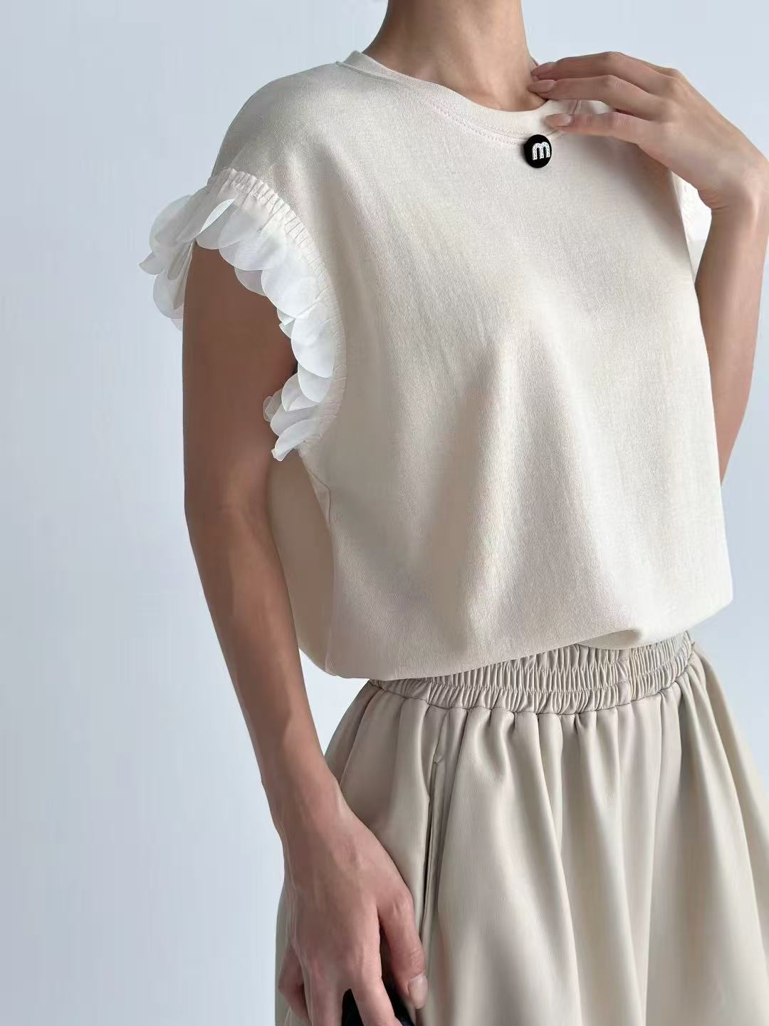 韓國直送Ruffled Elegance Top HLY & CHOCCICO