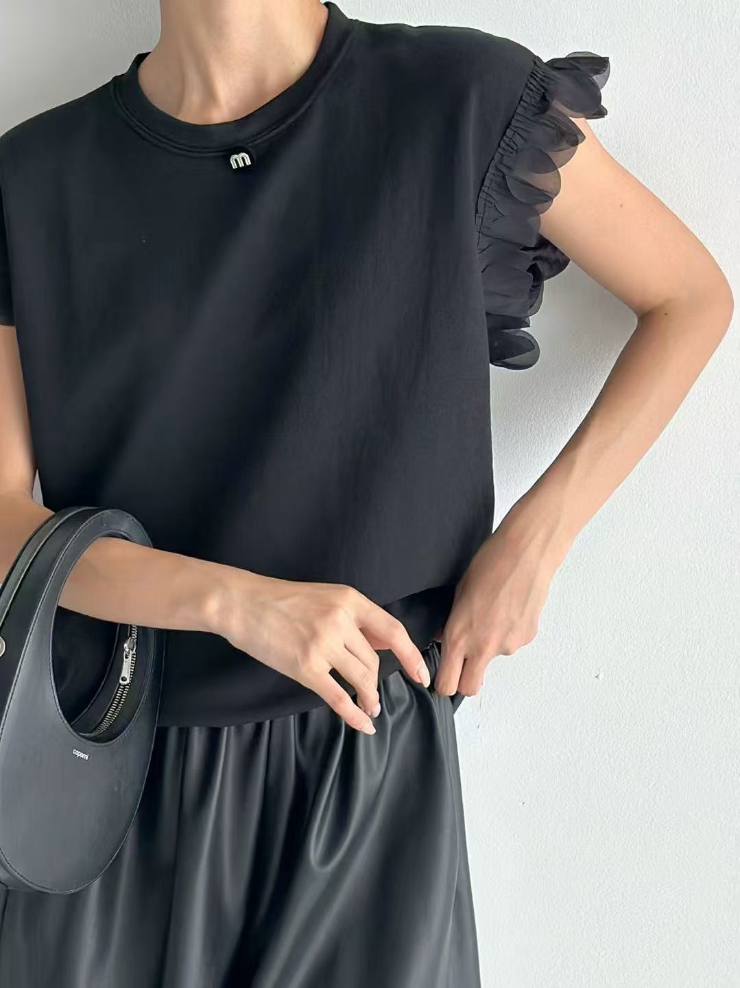 韓國直送Ruffled Elegance Top HLY & CHOCCICO