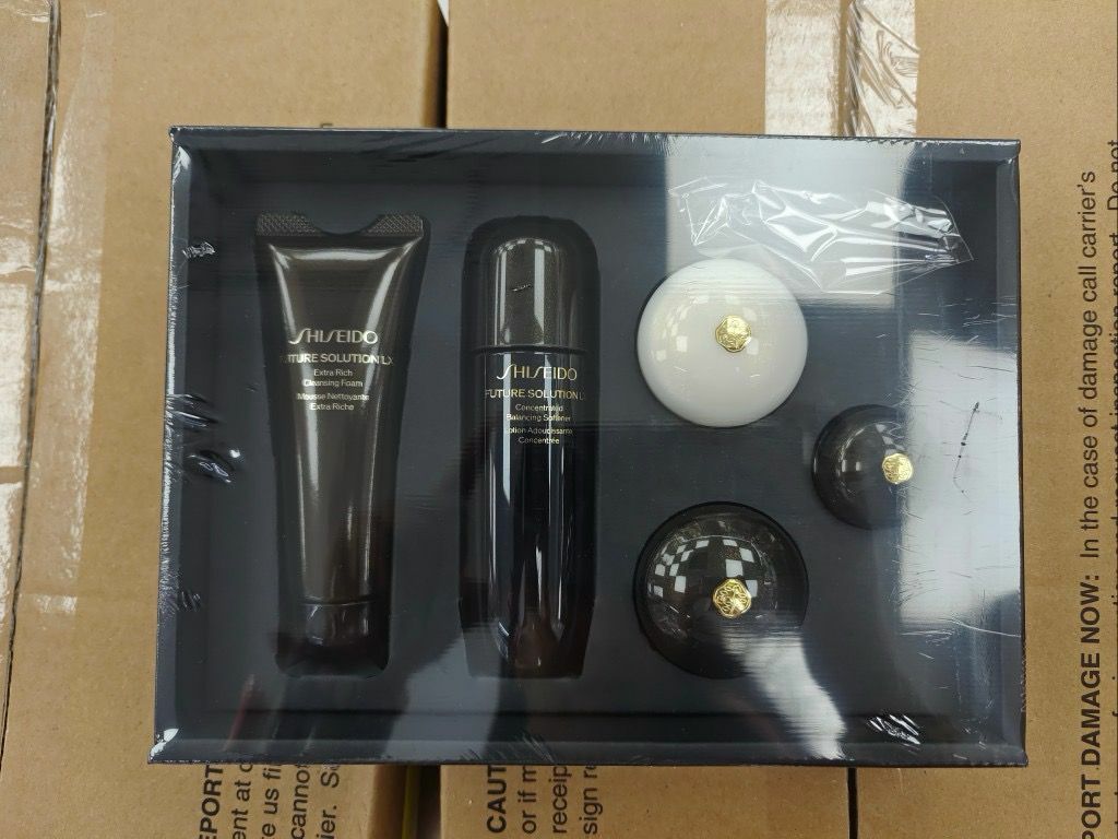 Shiseido Future Solution Beauty Longevity Collection 資生堂晶鑽基礎修護套裝 - HLY & CHOCCICO