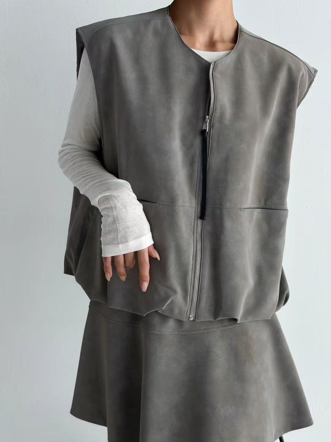 韓國直送Suede Zip-Up Vest / A-Line Suede Skirt - HLY & CHOCCICO