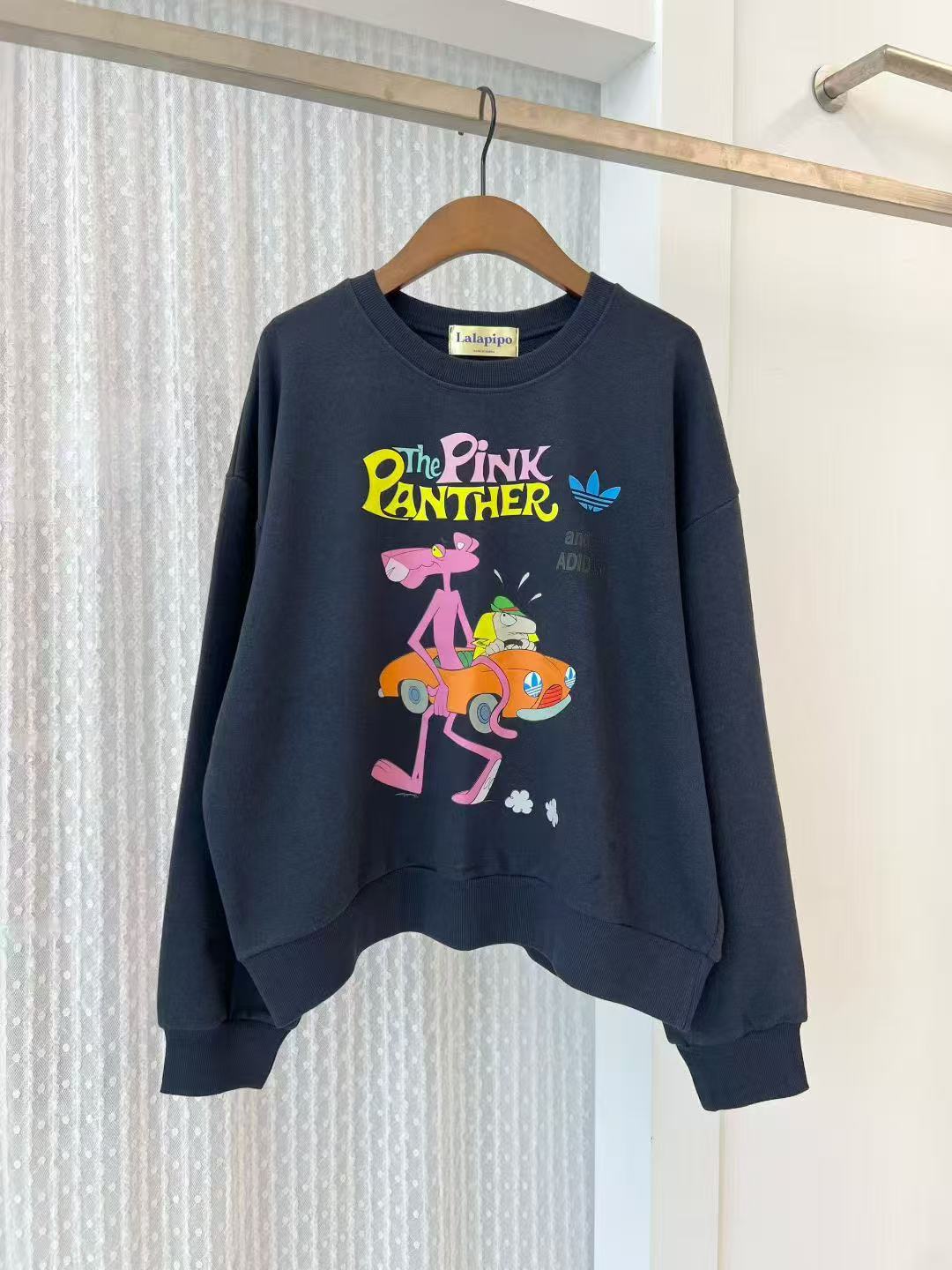 韓國直送The Pink Panther Graphic Sweatshirt HLY & CHOCCICO