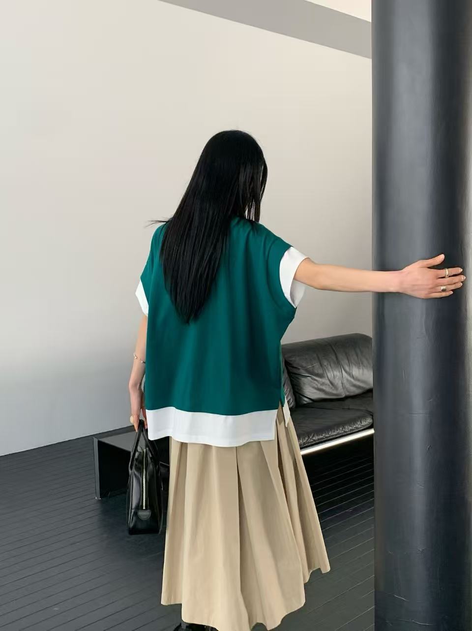 韓國直送Vibrant Trim T-Shirt - HLY & CHOCCICO