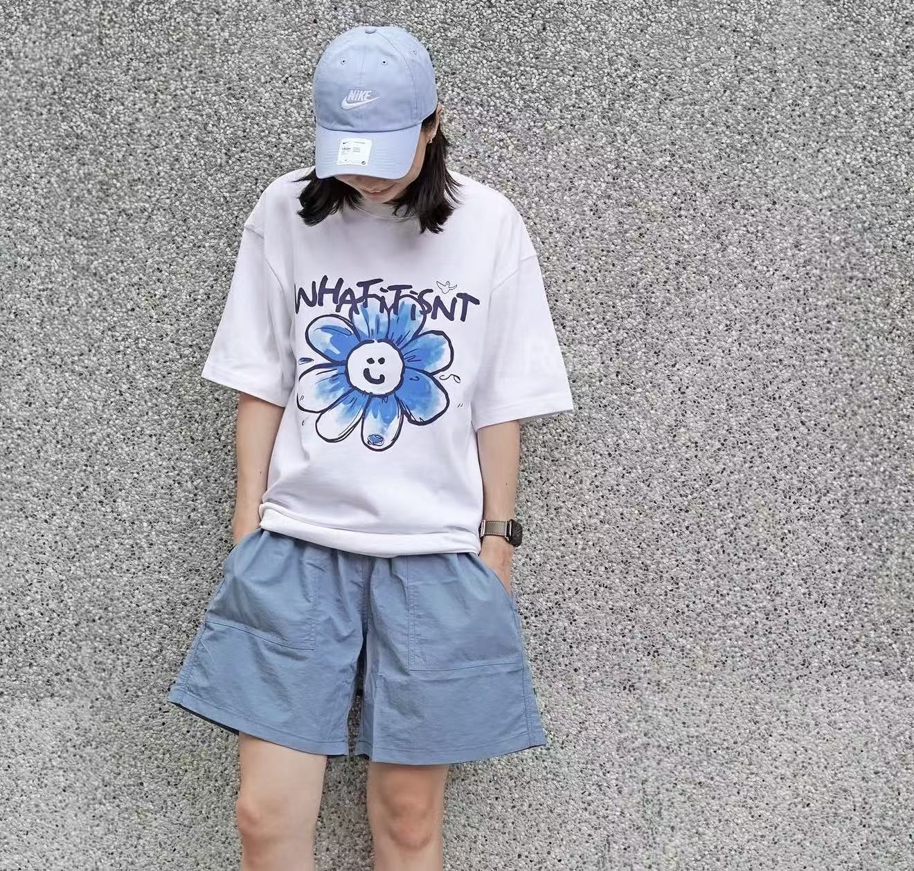 韓國直送What it isNt Flory Graphic Tee - HLY & CHOCCICO