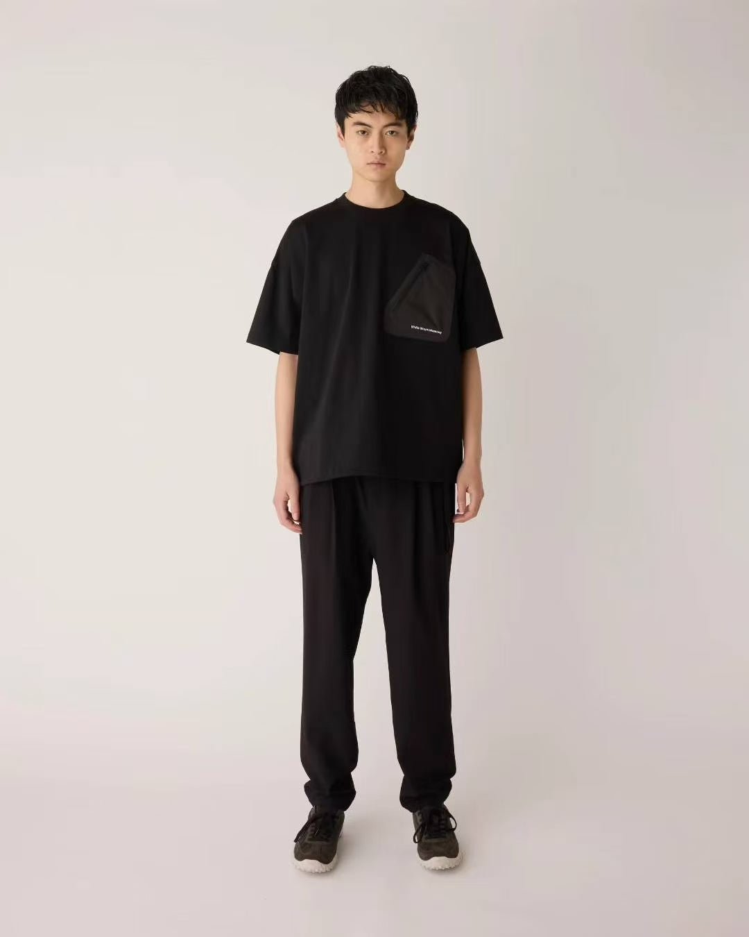 Wide Pocket Tee HLY & CHOCCICO