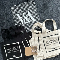 2023英國Victoria 博物館VA x Chanel 限定tote bag HLY & CHOCCICO