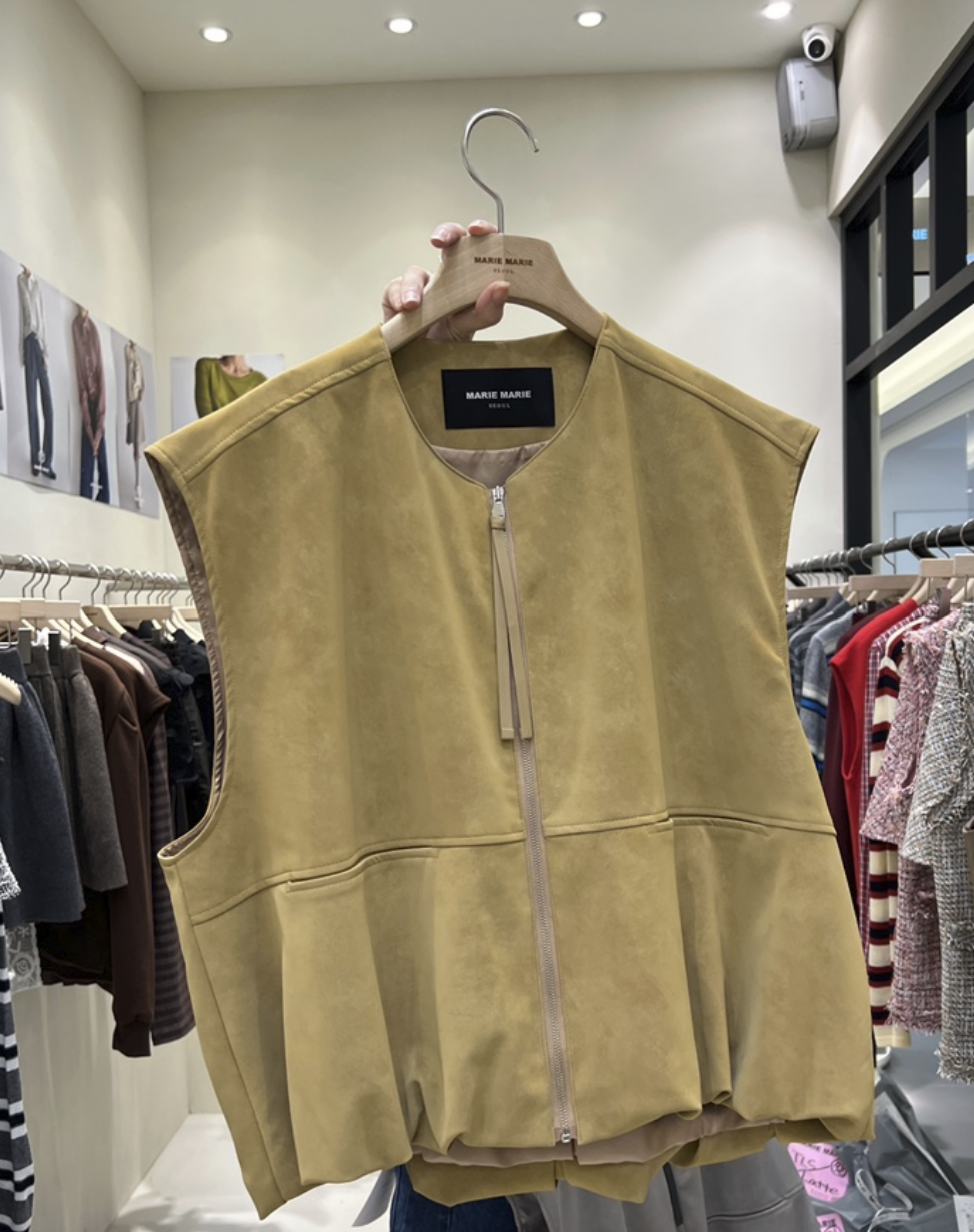 韓國直送Suede Zip-Up Vest ／ A-Line Suede Skirt - HLY & CHOCCICO
