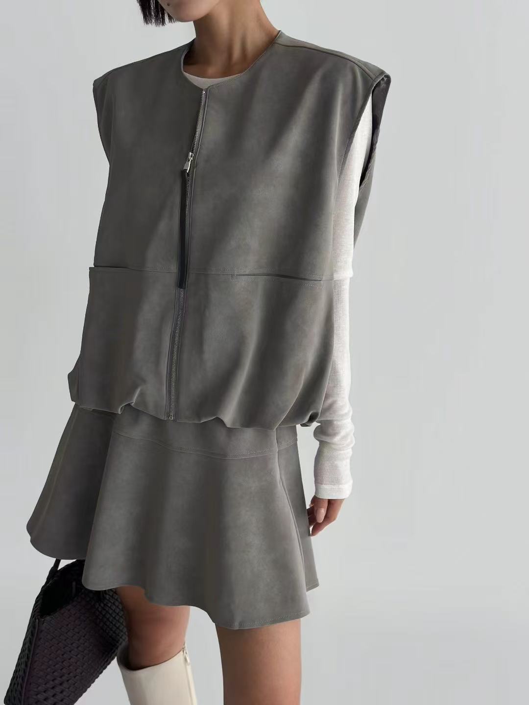 韓國直送Suede Zip-Up Vest ／ A-Line Suede Skirt