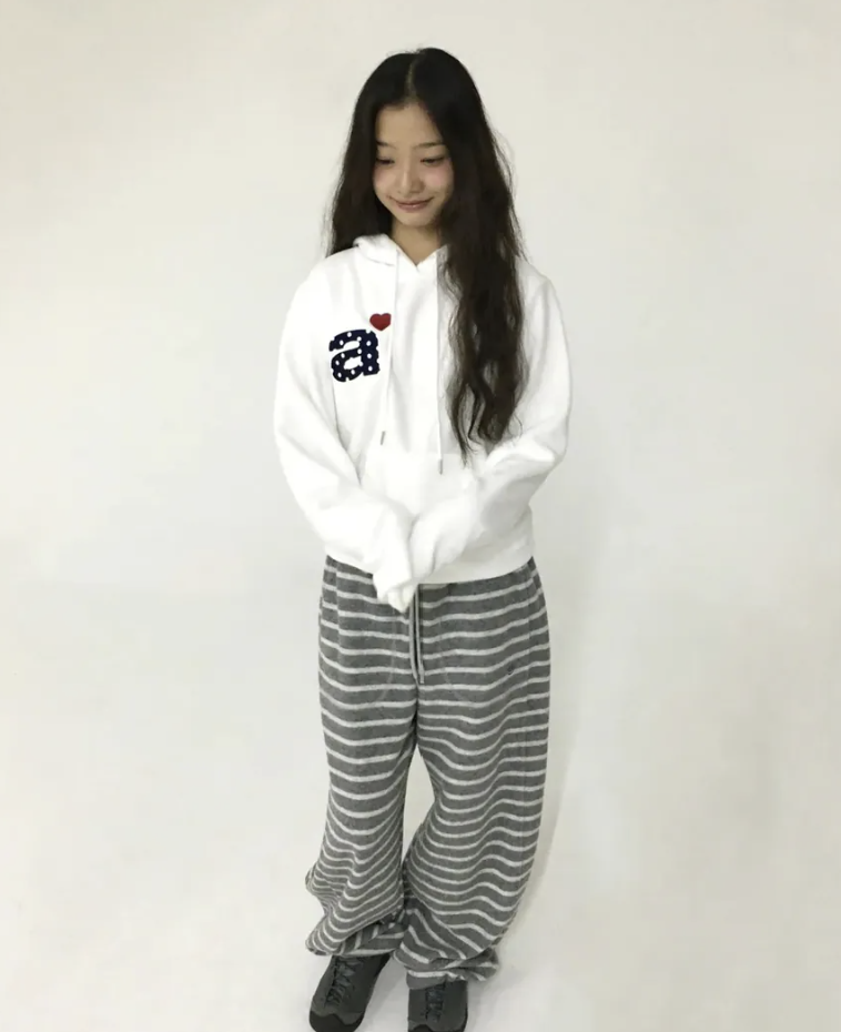 韓國直送Aeae Dot Small Letter Fleece Hoodie - HLY & CHOCCICO