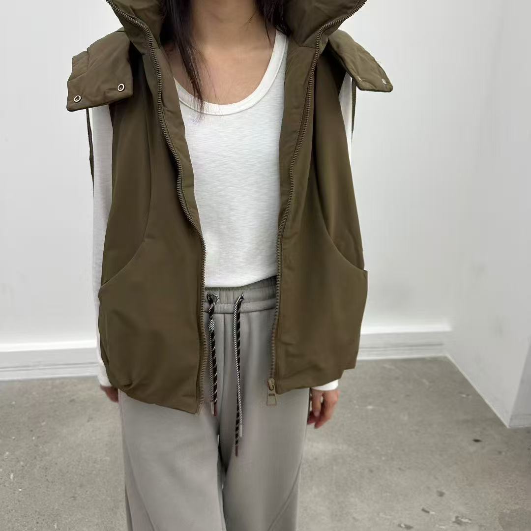 韓國直送Chic Layered Down Vest - HLY &amp; CHOCCICO