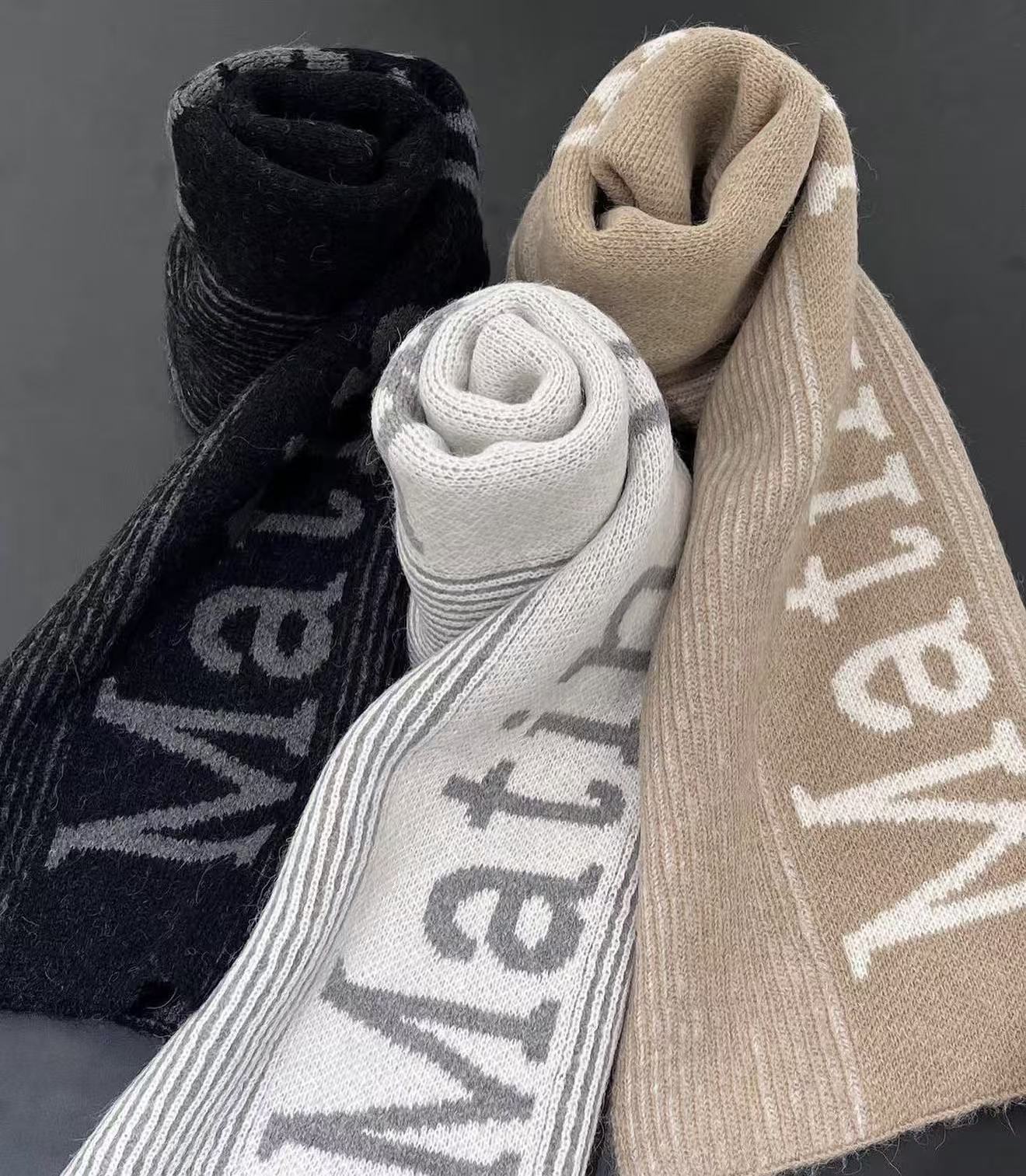 MATIN KIM STRIPE MUFFLER - HLY &amp; CHOCCICO