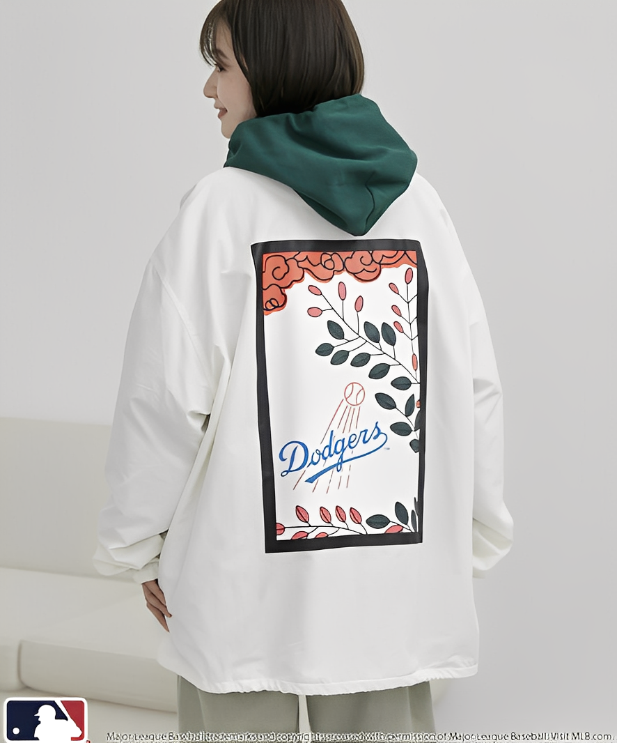 日本直送 MLB 別注Hanafuda Back Print Coach Jacket - HLY &amp; CHOCCICO