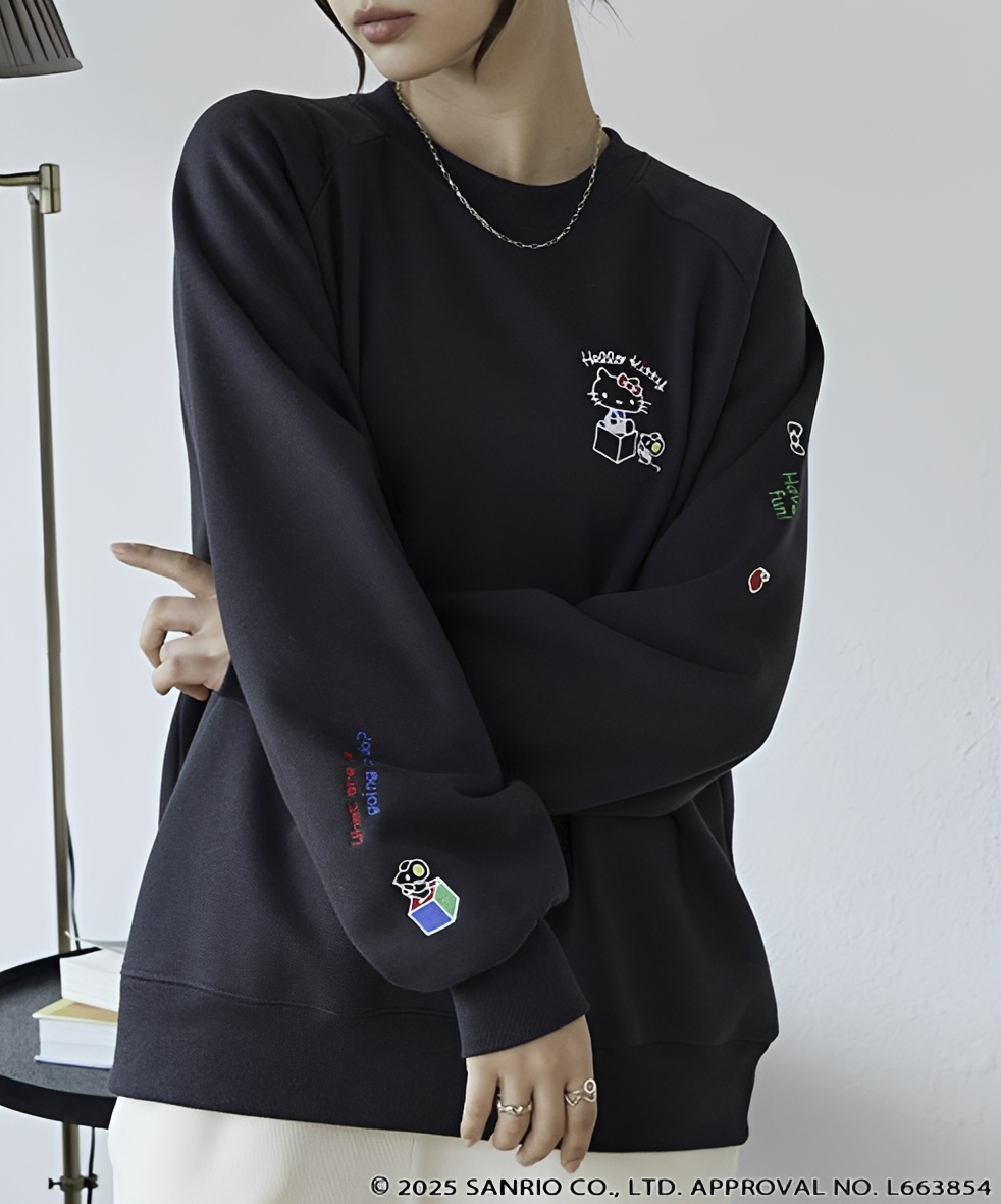 日本直送Sanrio embroidery assorted print oversized crew neck sweatshirt