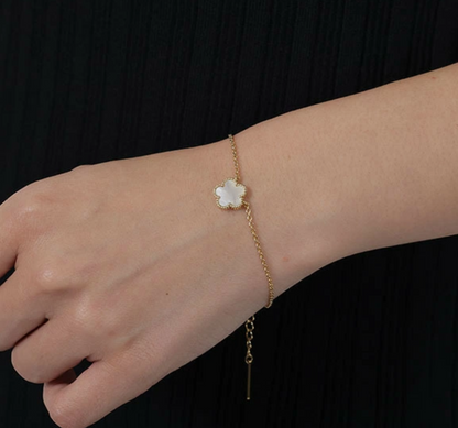 日本直送MARY QUANT Classic Flower Bracelet