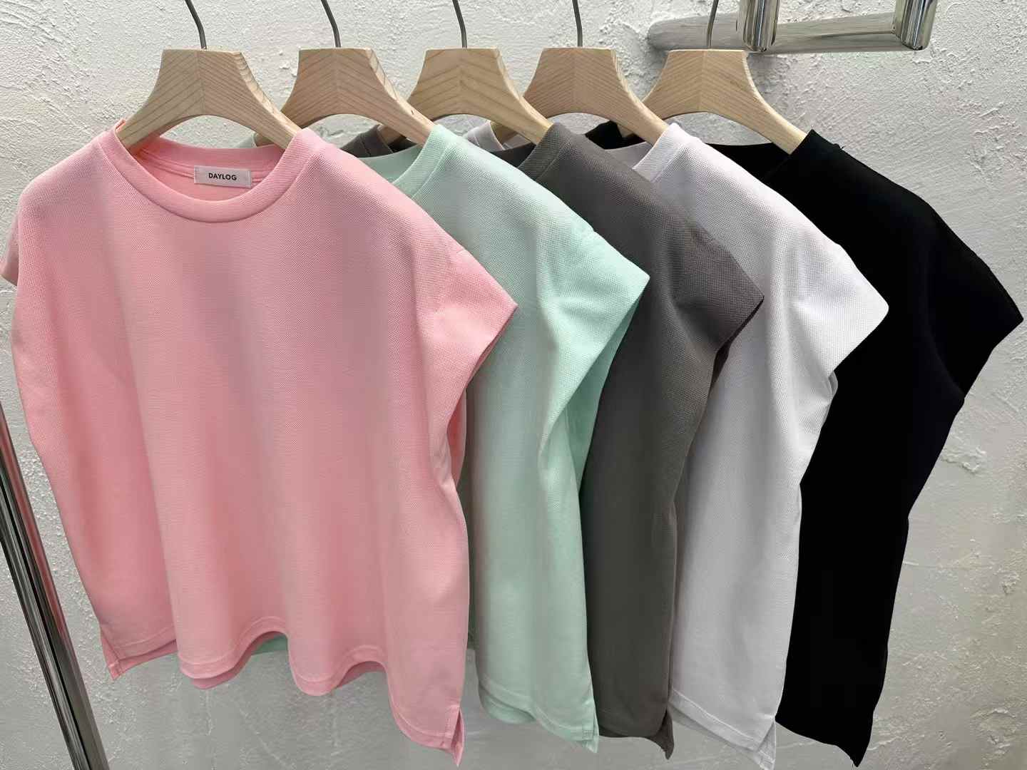 韓國直送Padded-Look Boxy Muscle Tee