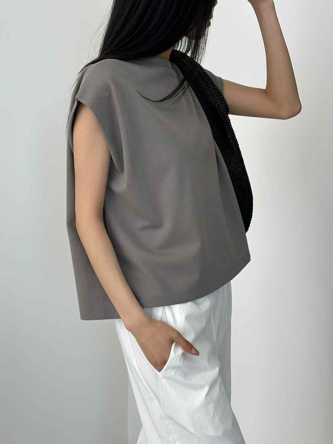 韓國直送Padded-Look Boxy Muscle Tee