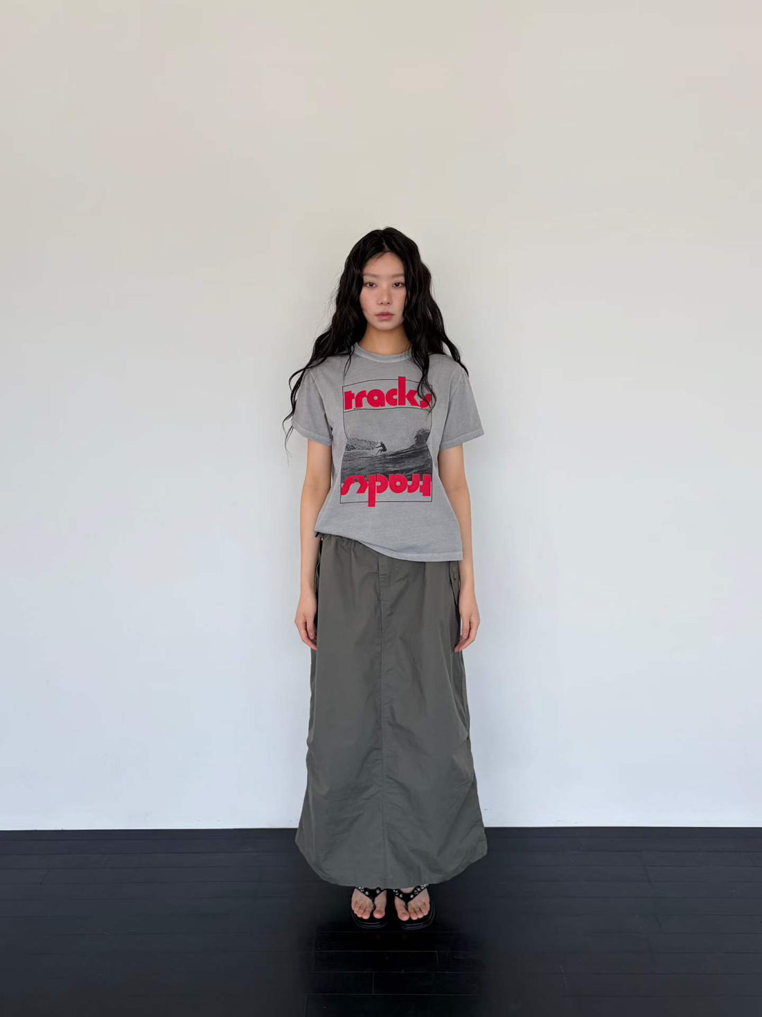 韓國直送Tracks" Inverted Graphic Tee / Skirt
