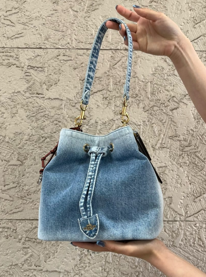 日本直送Coach Rowan Bucket