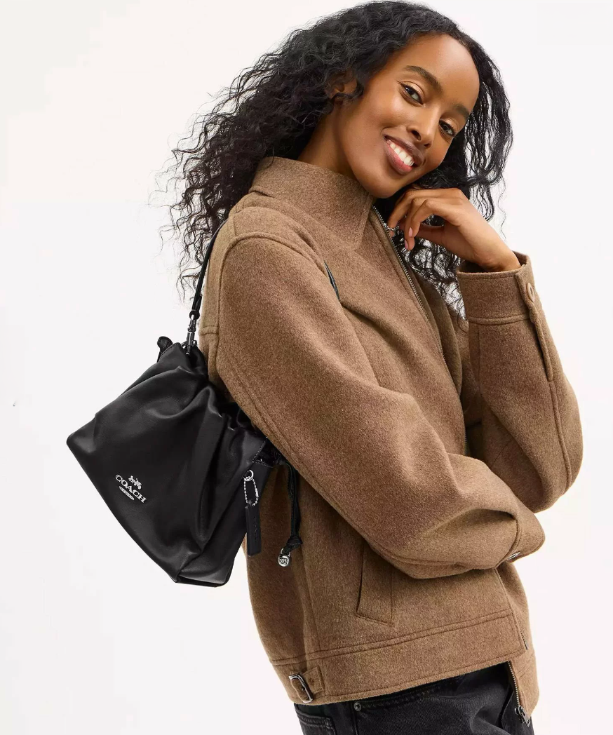 日本直送Coach Faye Drawstring Bag