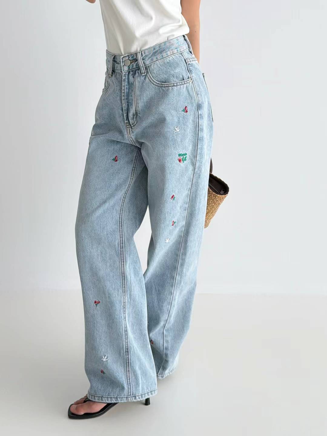 韓國直送Marie Sweetie Embroidered Wide-Leg Jeans