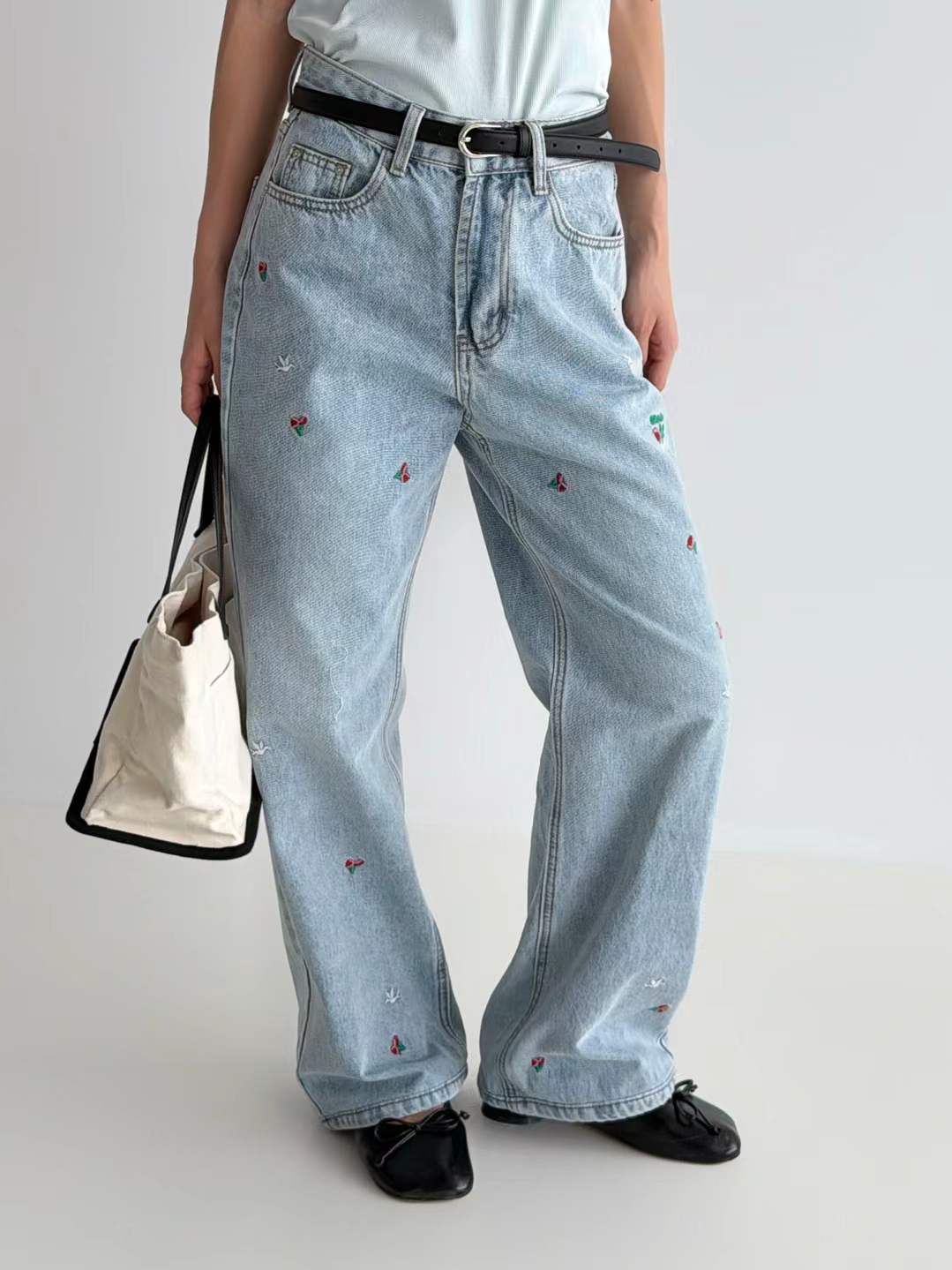 韓國直送Marie Sweetie Embroidered Wide-Leg Jeans