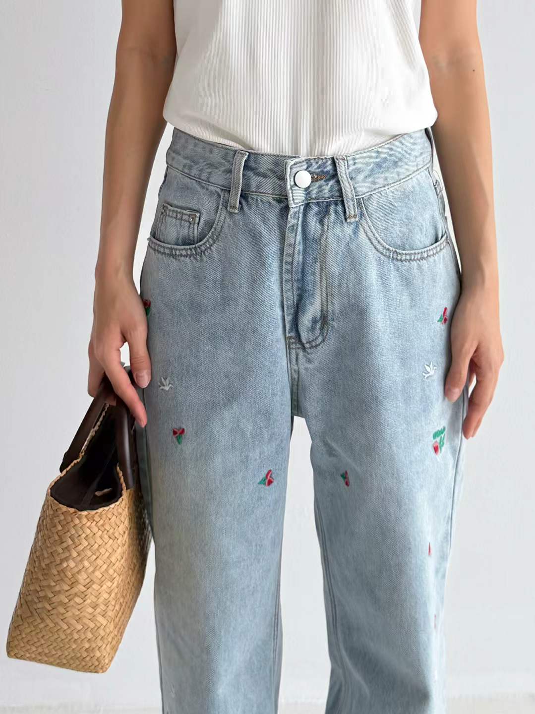 韓國直送Marie Sweetie Embroidered Wide-Leg Jeans