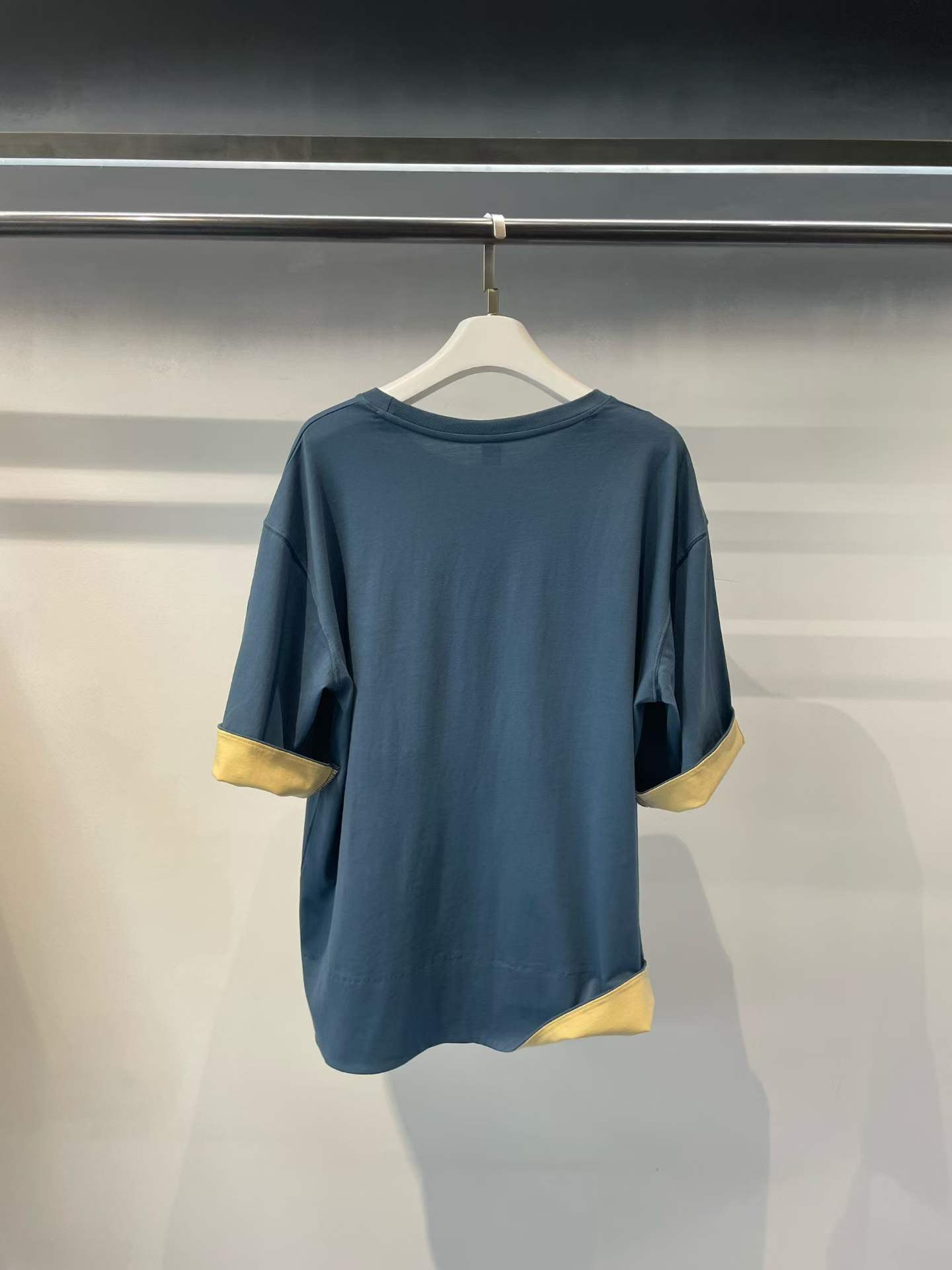 韓國直送Accent Sleeve Loose Fit Tee