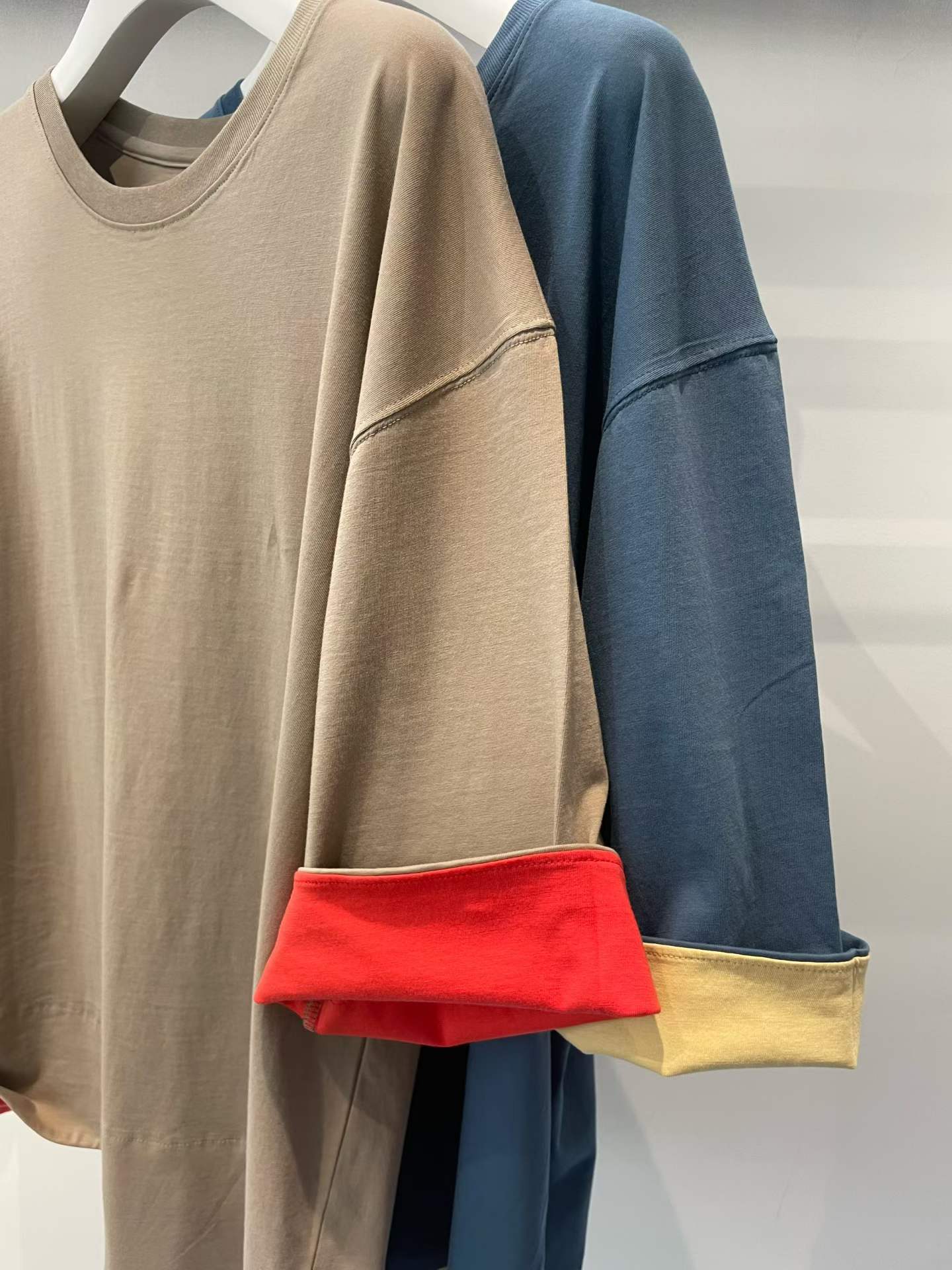韓國直送Accent Sleeve Loose Fit Tee