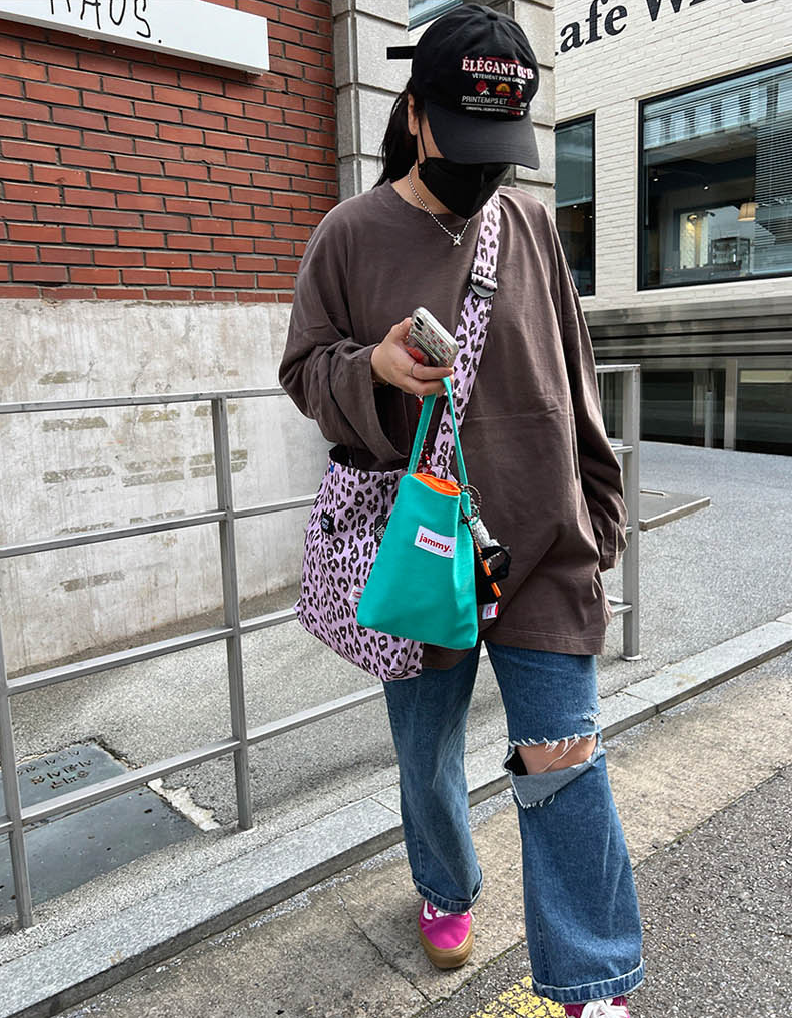 韓國直送Jammyfinger Leopard Tumbler Cross Bag