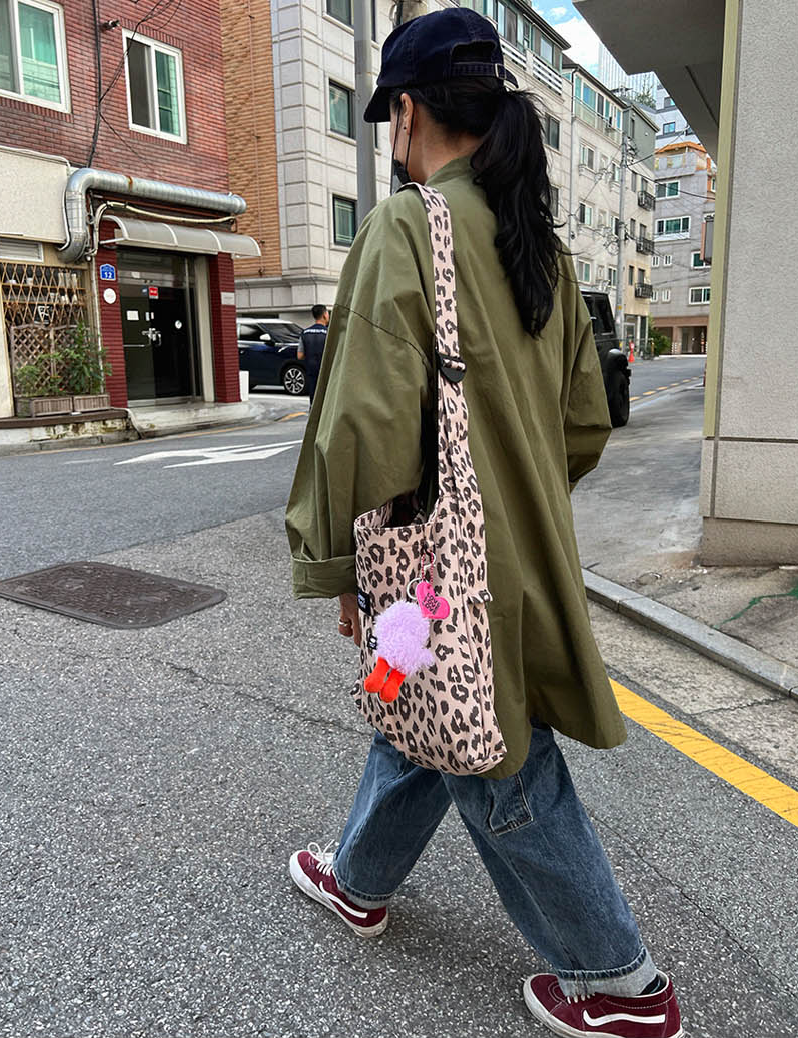 韓國直送Jammyfinger Leopard Tumbler Cross Bag