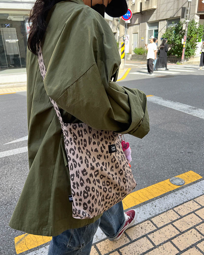 韓國直送Jammyfinger Leopard Tumbler Cross Bag