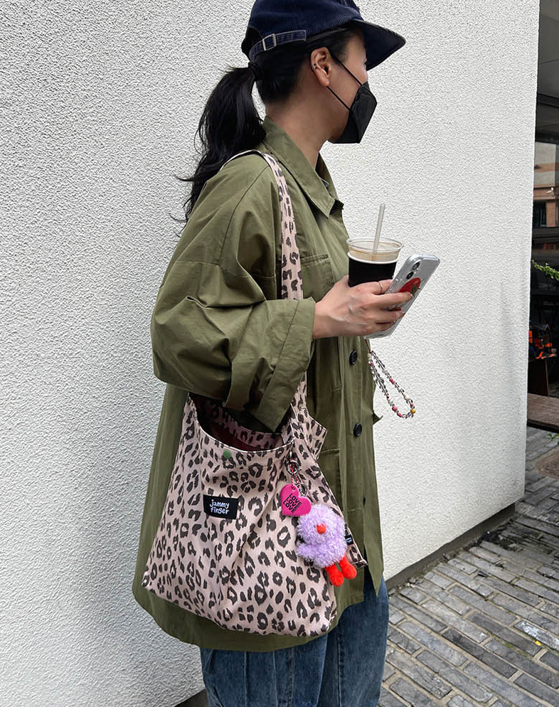 韓國直送Jammyfinger Leopard Tumbler Cross Bag