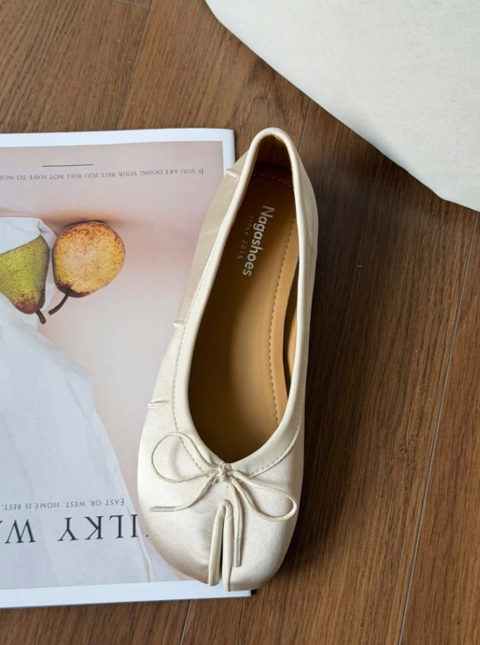 Tabi Style Doll Shoes With Bows