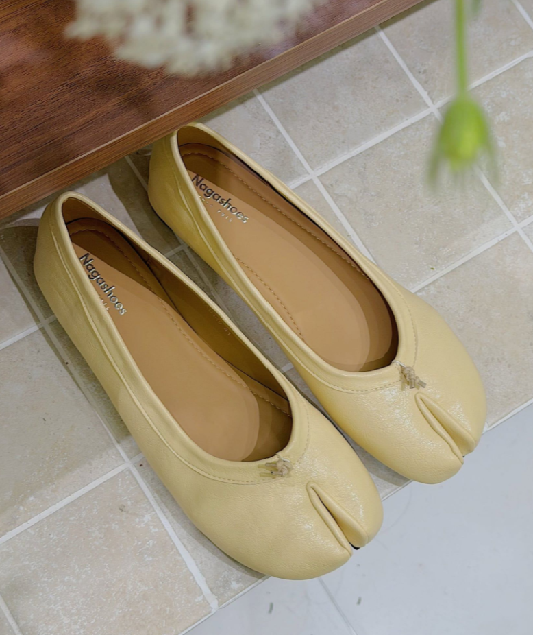 Tabi-style Plain Doll Shoes