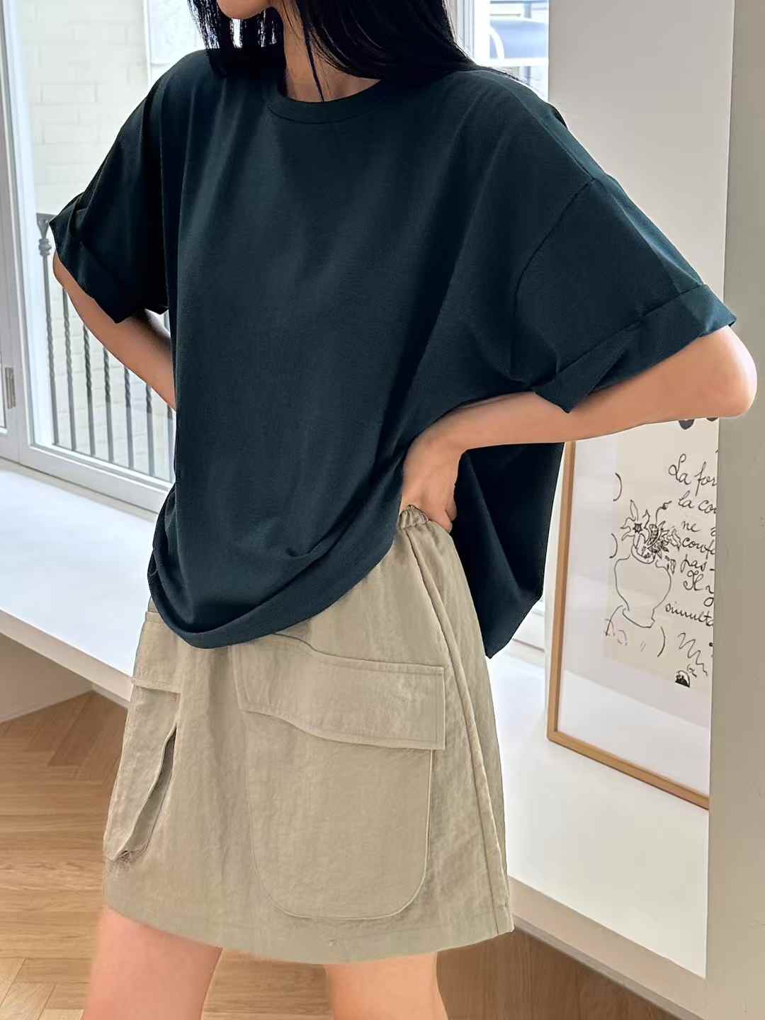 韓國直送Minimalist Drop-Shoulder Loose Tee