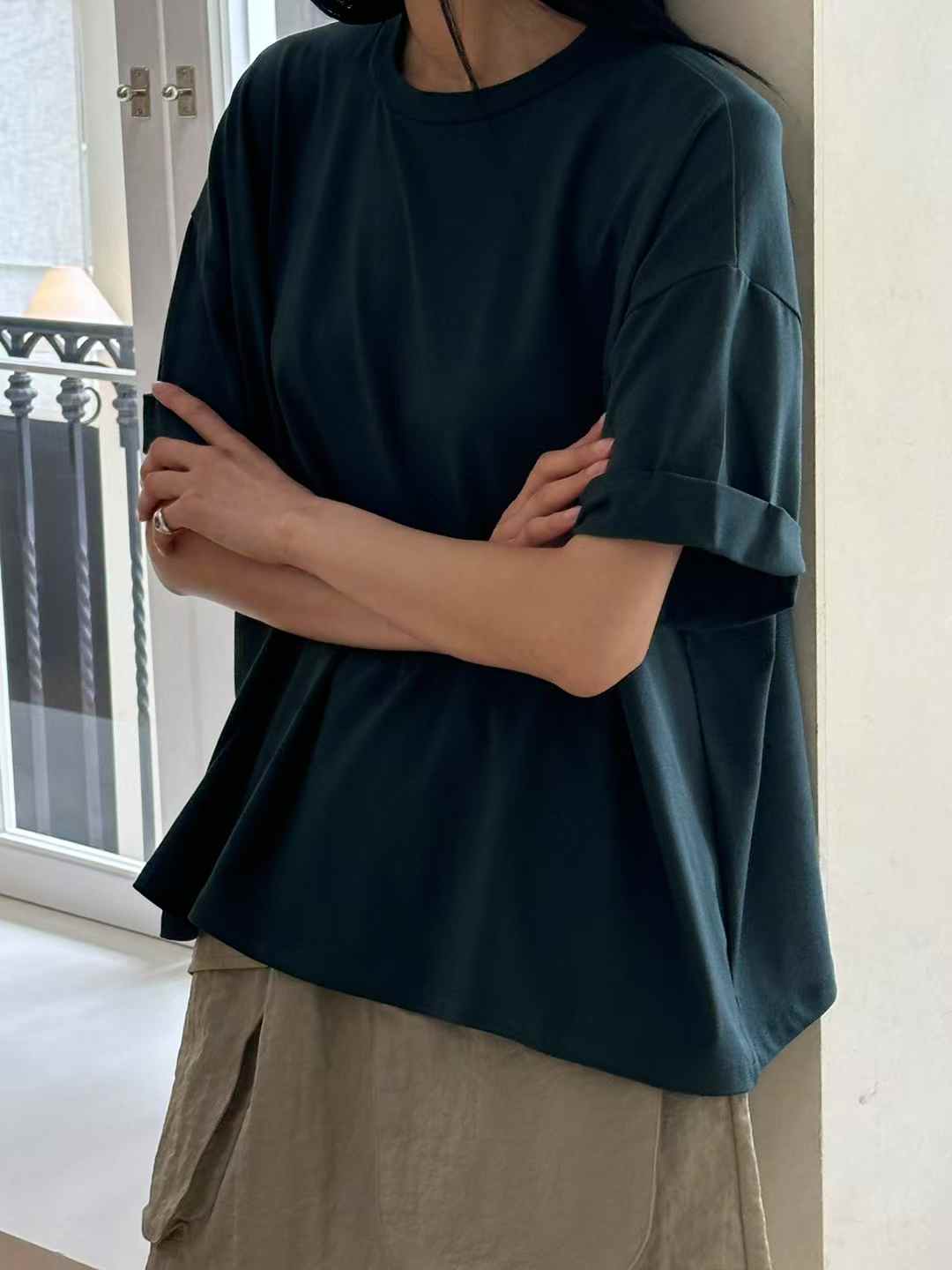 韓國直送Minimalist Drop-Shoulder Loose Tee