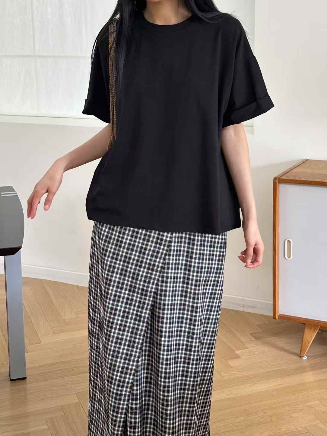 韓國直送Minimalist Drop-Shoulder Loose Tee