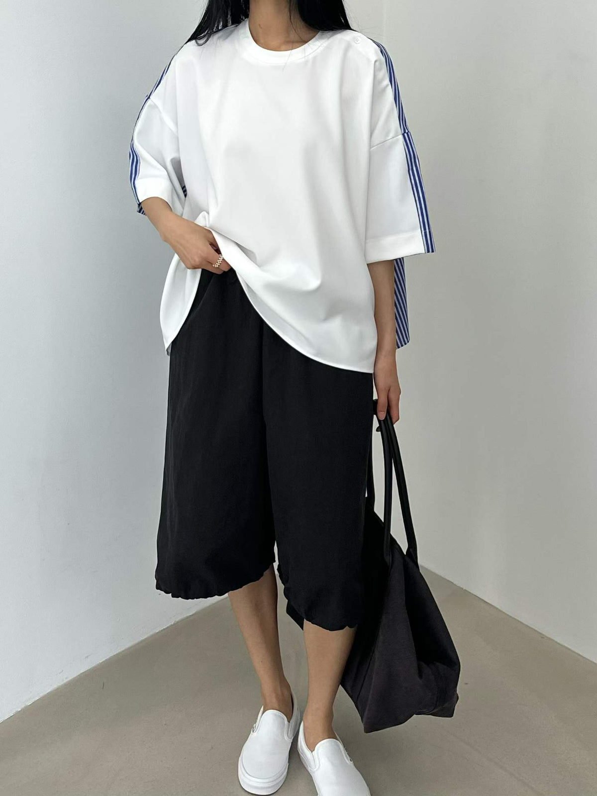 韓國直送Stripe Splice Shoulder-Button Tee