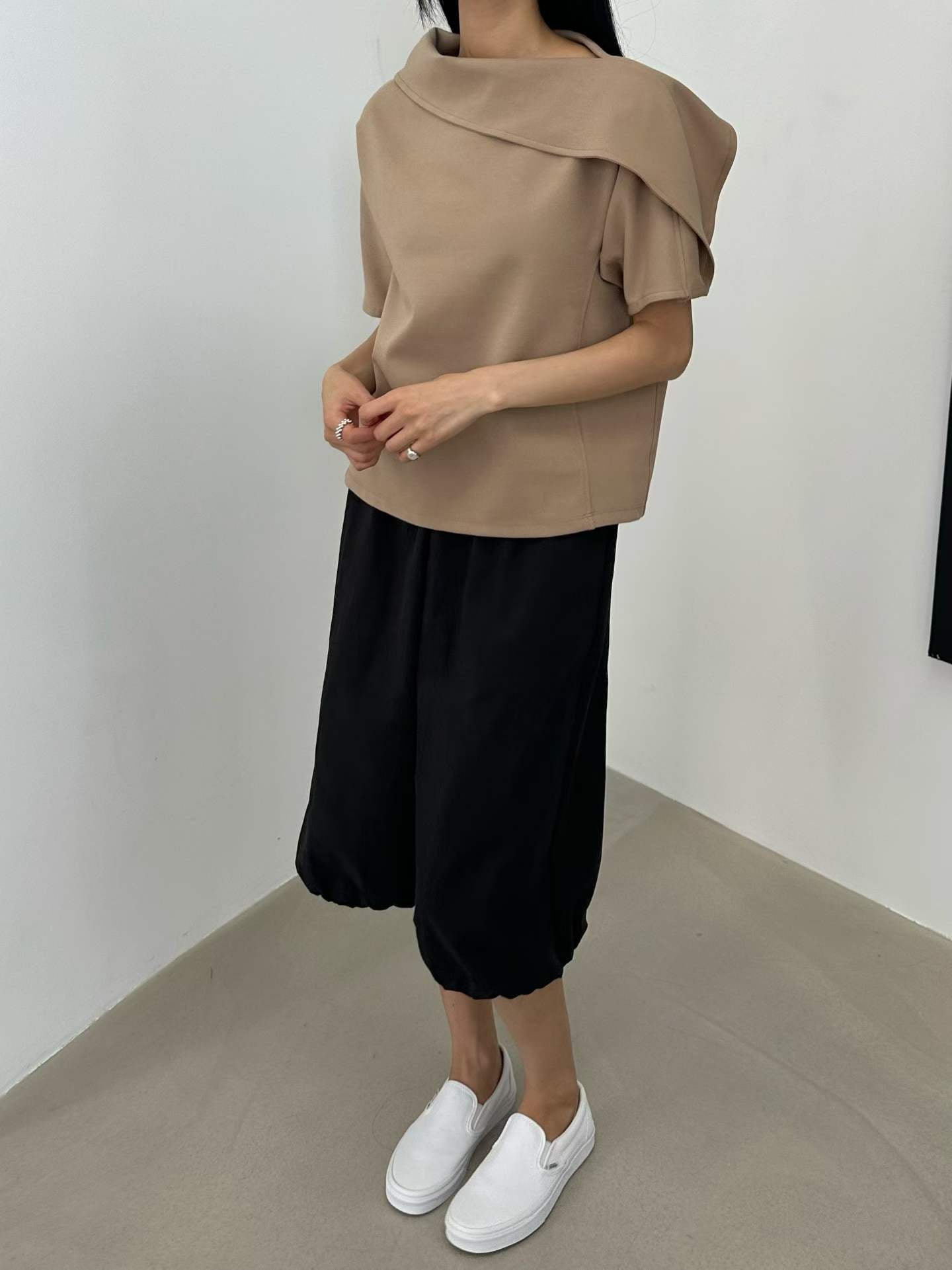韓國直送Asymmetric Cowl-Neck Batwing Top