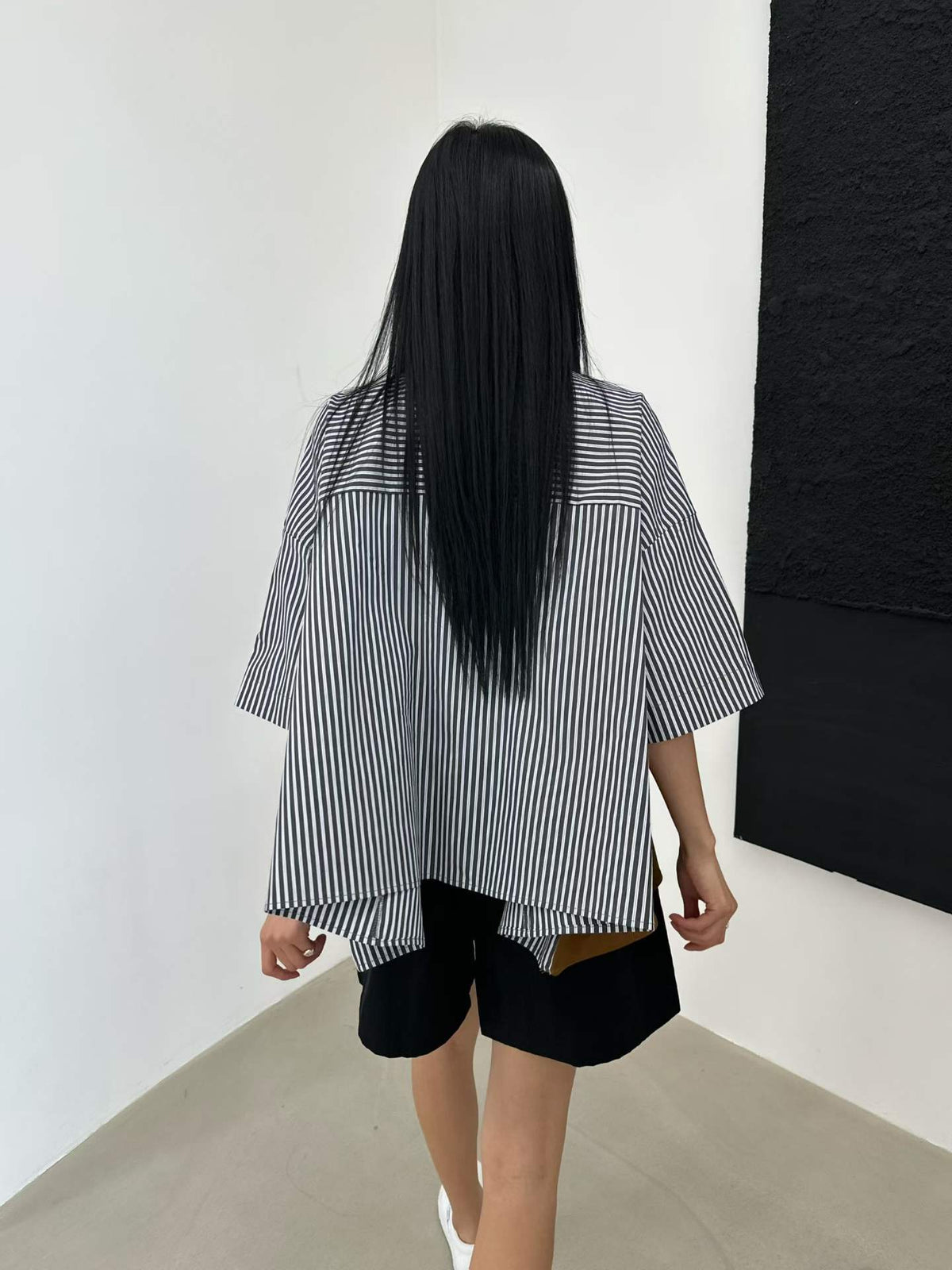 韓國直送Stripe Splice Shoulder-Button Tee