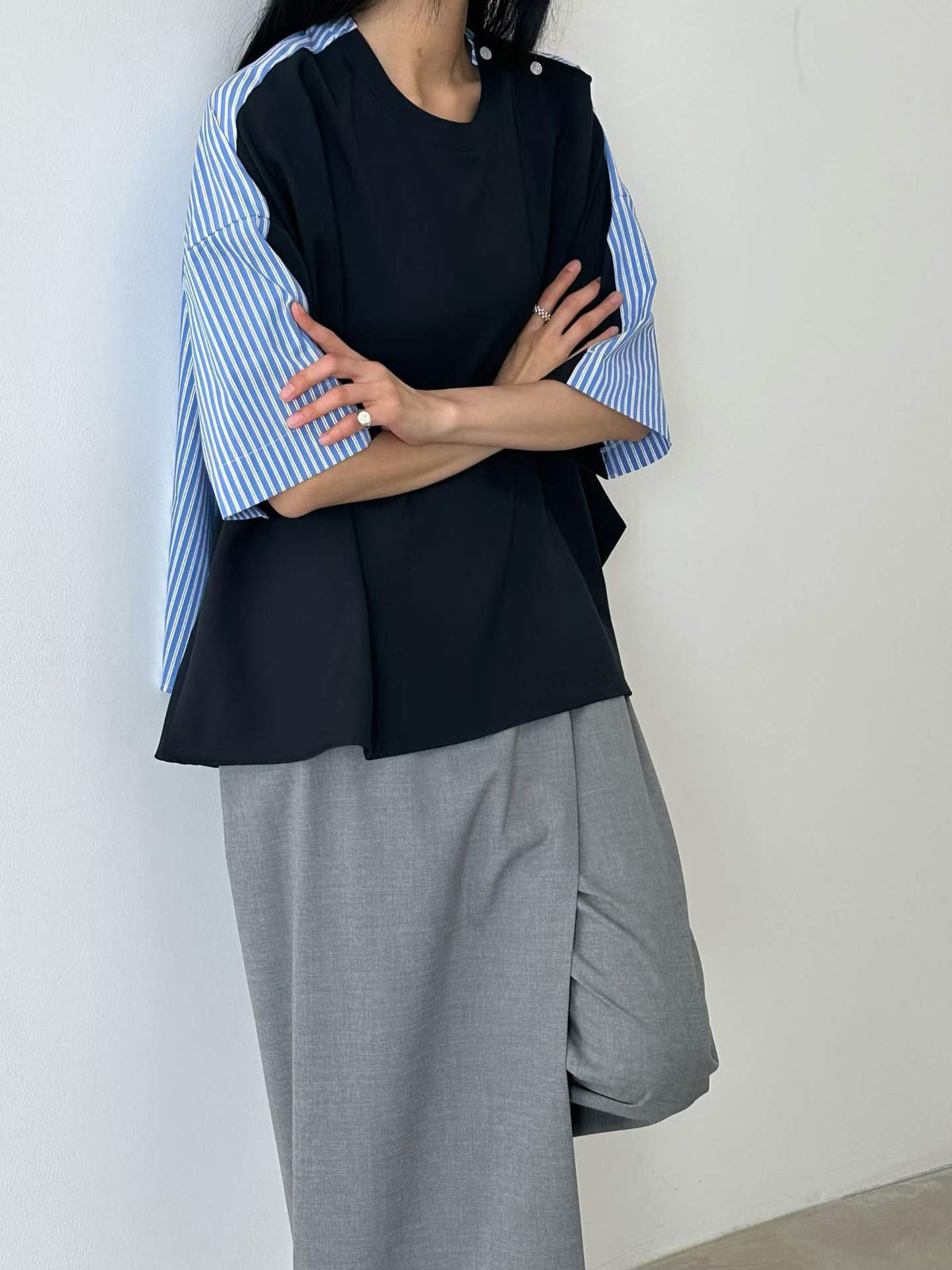 韓國直送Stripe Splice Shoulder-Button Tee
