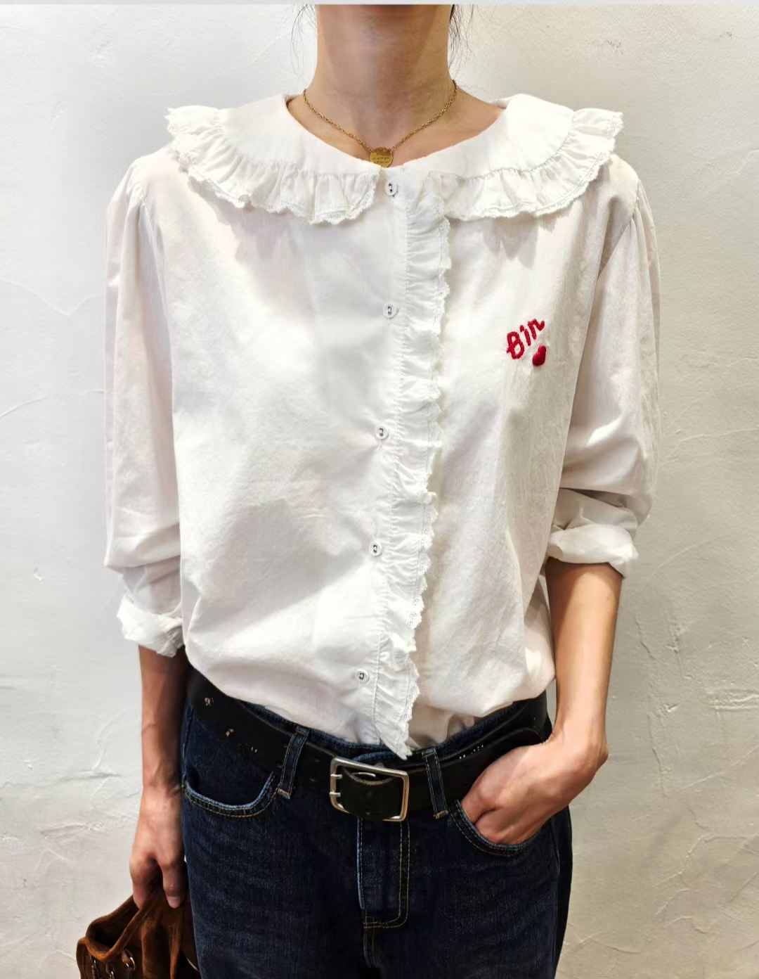 韓國直送Amour Ruffled Peter-Pan Shirt