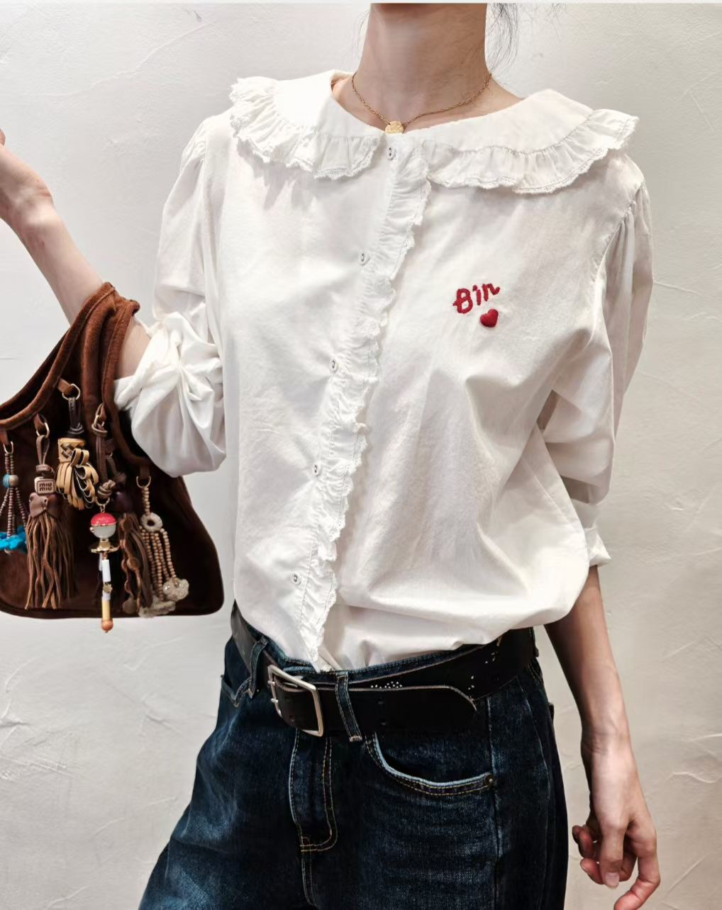 韓國直送Amour Ruffled Peter-Pan Shirt