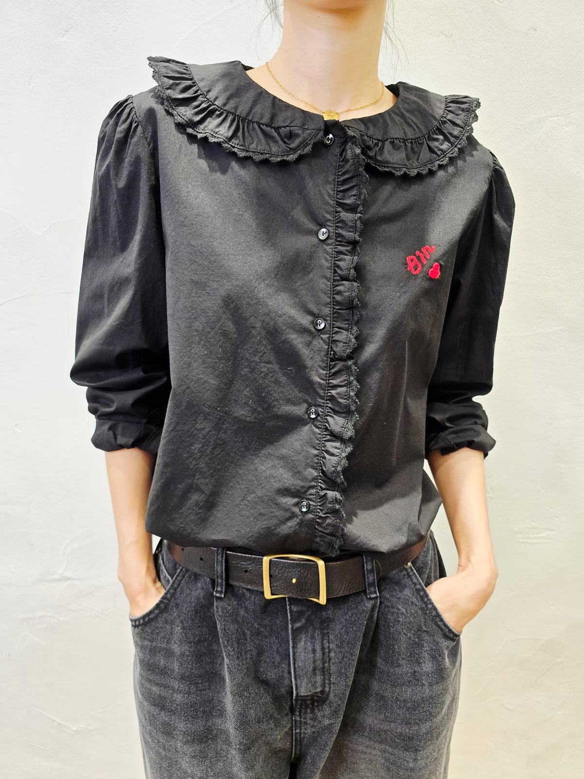韓國直送Amour Ruffled Peter-Pan Shirt