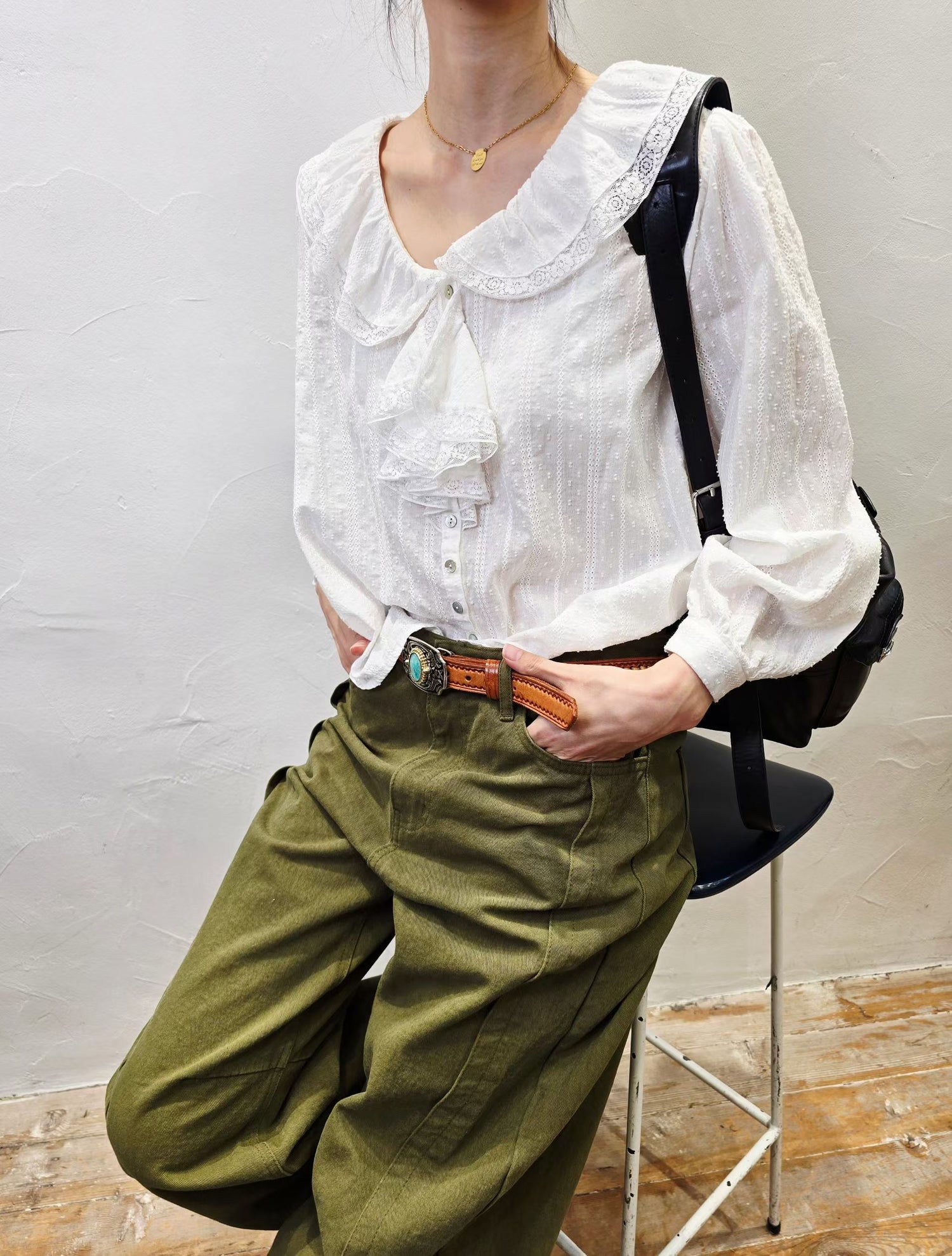 韓國直送Antique Romantic Dobby Dot Shirt