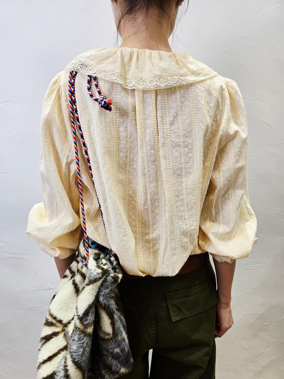 韓國直送Antique Romantic Dobby Dot Shirt