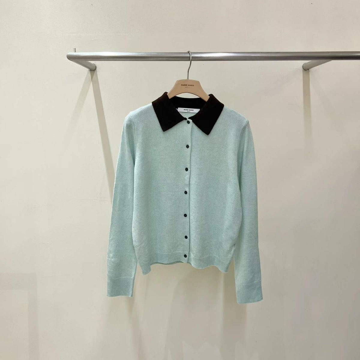 韓國直送Contrast Collar Knit