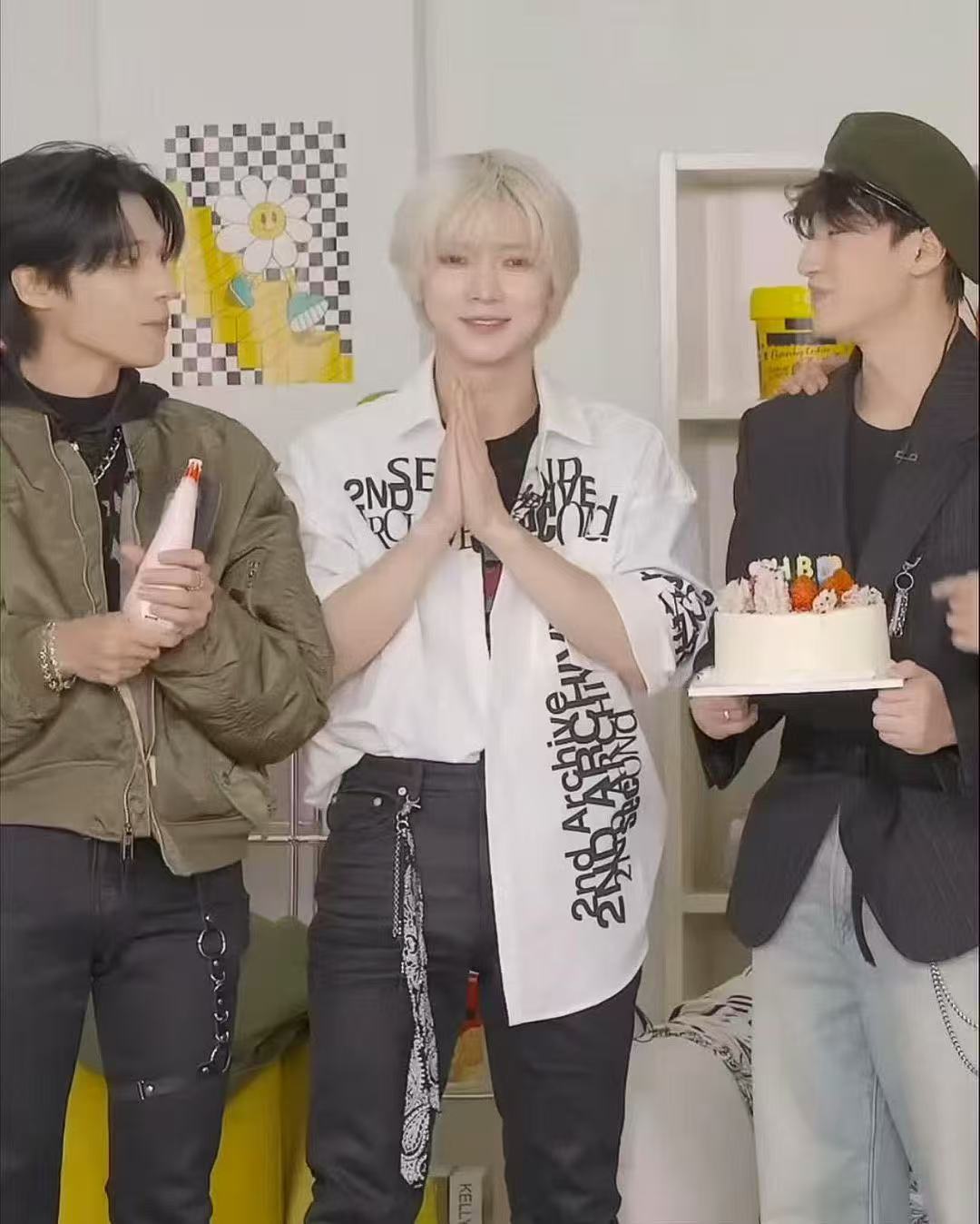 韓國直送2nd ARCHIVE Overlap Lettering Shirt - HLY &amp; CHOCCICO