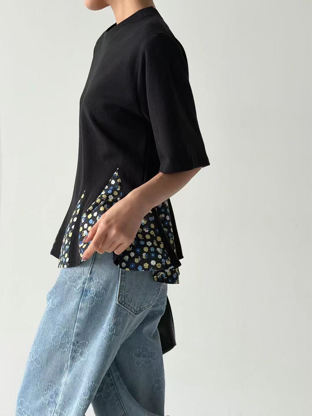 韓國直送Floral Peplum Tee / Jeans - HLY &amp; CHOCCICO