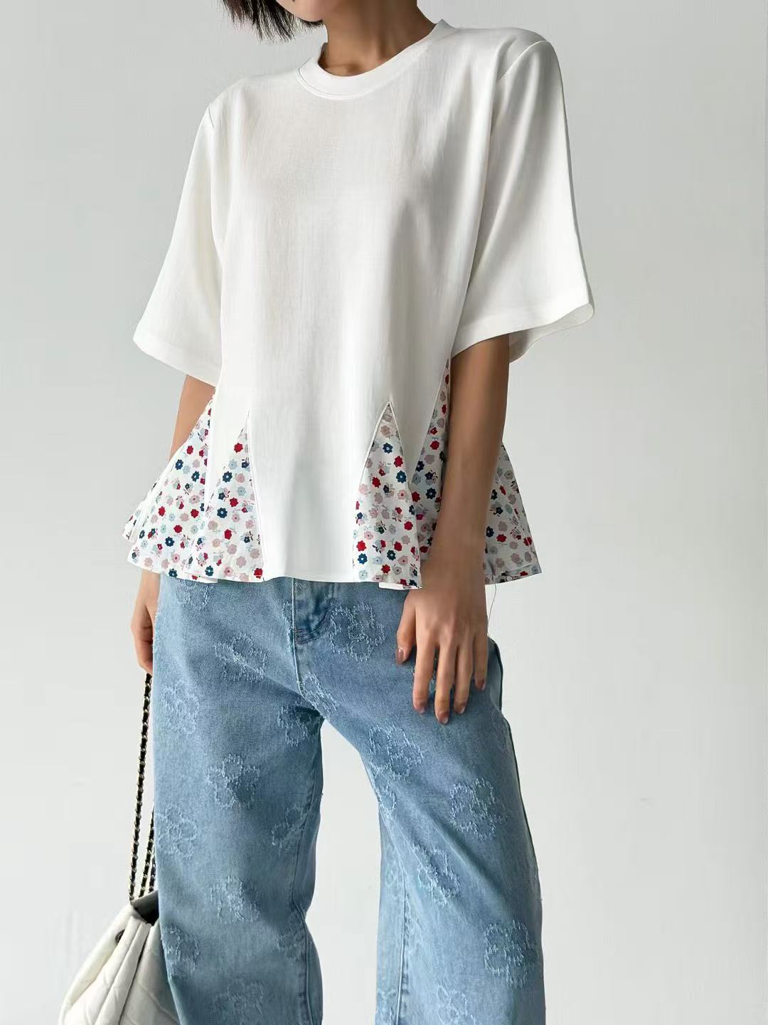 韓國直送Floral Peplum Tee / Jeans - HLY &amp; CHOCCICO
